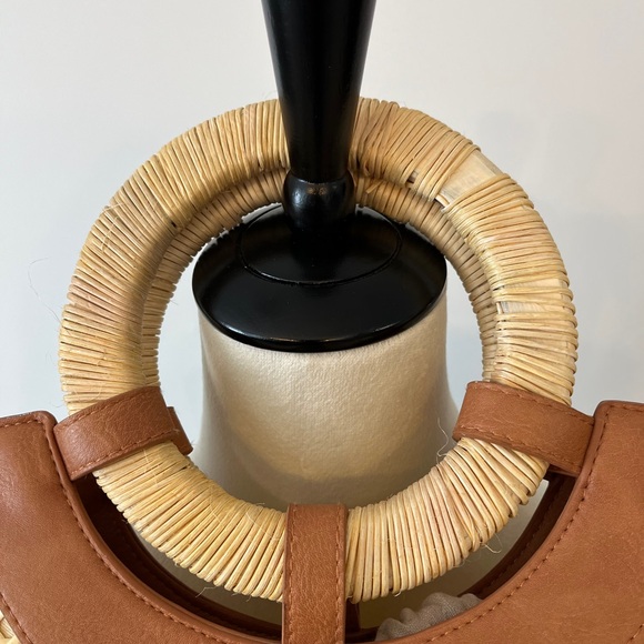 Women’s shoulder bag straw brown tan round handle cinch close universal thread - Picture 2 of 11